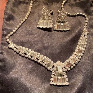 Absolutely stunning stunning set